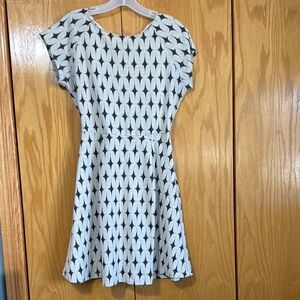 Patterned Short Sleeve Dress